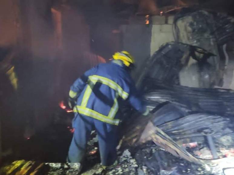 Dolor y consternación en Roatán por muerte de tres niños en incendio