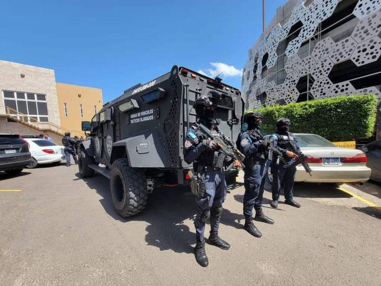 Bajo resguardo policial: así fue la primera audiencia de Gilbert Reyes en Honduras