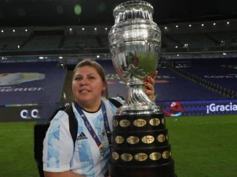 ¿Quién es Antonia Farias, la mujer que Messi abrazó en la final del Mundial de Qatar 2022?