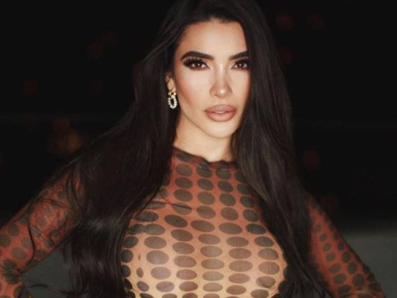 Modelo y mayor que Peso Pluma: así es Dania Méndez, la mujer que señalan como novia del cantante