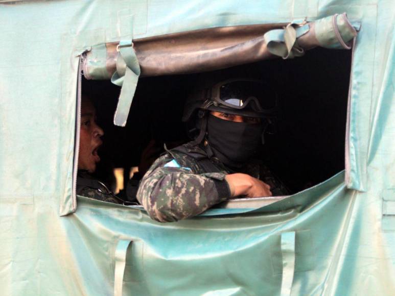 Imágenes de los intensos operativos militares durante el toque de queda en Honduras
