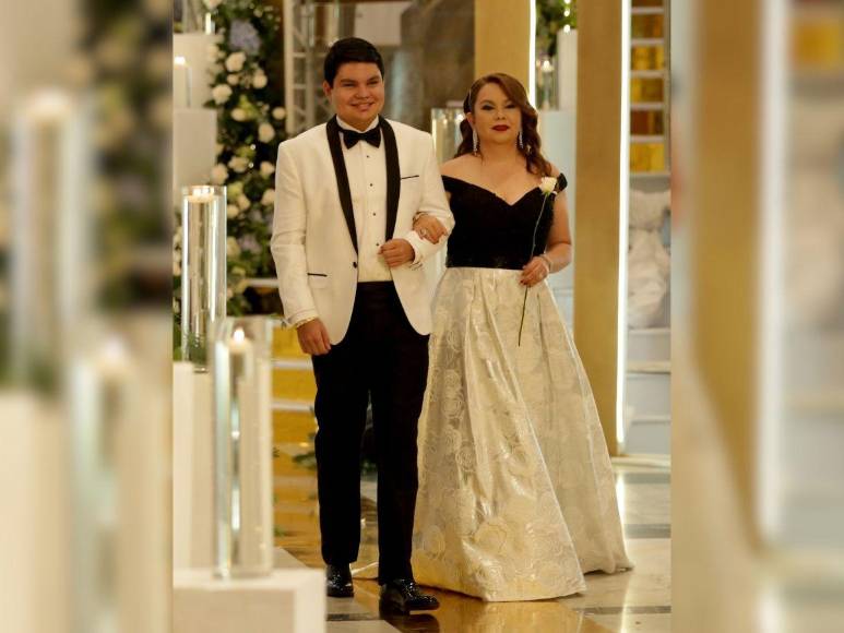 Sobriedad y elegancia en la Prom Night 2024 de Dowal School