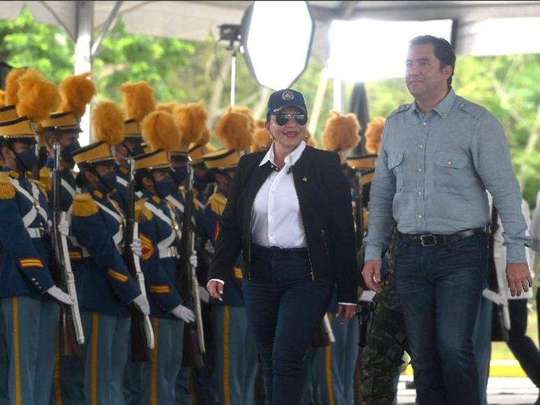 Chaqueta y colores neutros, el estilismo dominante de Xiomara Castro en sus comparecencias públicas