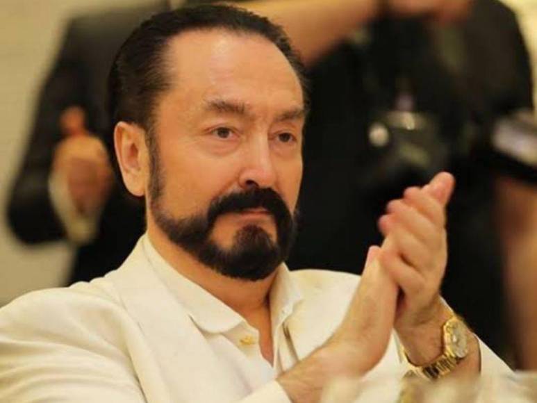 ¿Quién es Adnan Oktar, el telepredicador que ocultaba una red de explotación sexual?