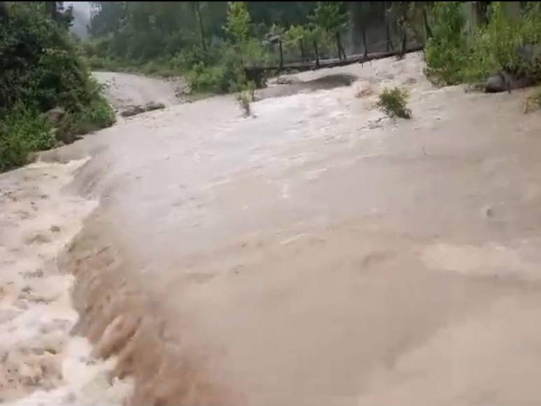 Comunidades incomunicadas, pérdidas y evacuaciones: el saldo de las lluvias en Honduras