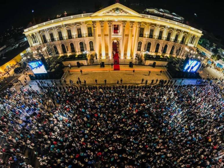 Población celebró masivamente el triunfo de Nayib Bukele en El Salvador