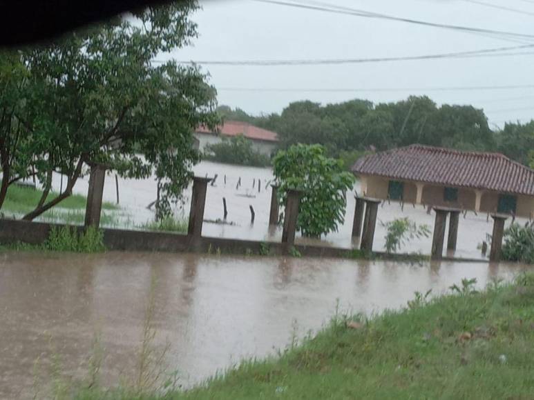 El Cubulero sufre severas inundaciones: 130 hogares afectados por lluvias