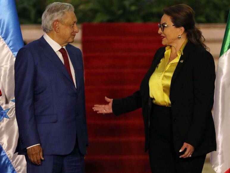 Chaqueta y colores neutros, el estilismo dominante de Xiomara Castro en sus comparecencias públicas