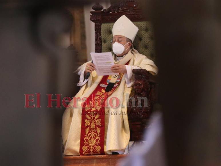 Los momentos de la última Misa Crismal de Jueves Santo del Cardenal Rodríguez como Arzobispo de Tegucigalpa (Fotos)