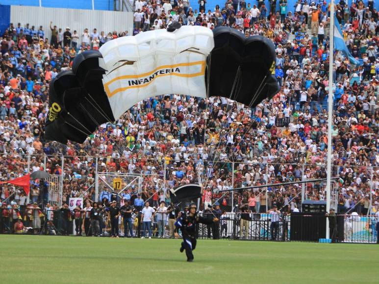 Las mejores imágenes que dejó la celebración del 202 aniversario de Independencia