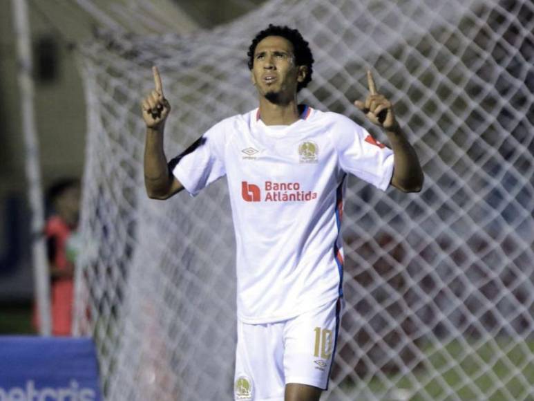 Fichajes: Jugador cerca de irse a Europa y otro pide salir, legionario regresa