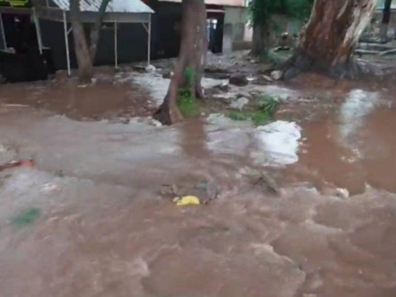 Imágenes del caos generado por las lluvias torrenciales en Tegucigalpa y Comayagüela