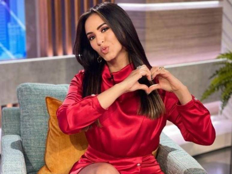 Ana Jurka disfruta cálidas vacaciones con su familia en Honduras