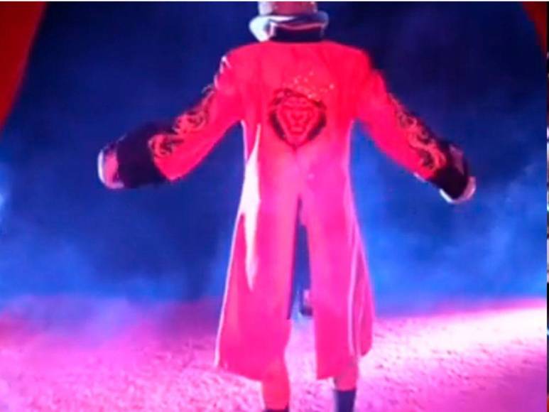 ¡Con show de circo! Así fue la entrada de Teófimo López previo a su pelea con Jamaine Ortiz