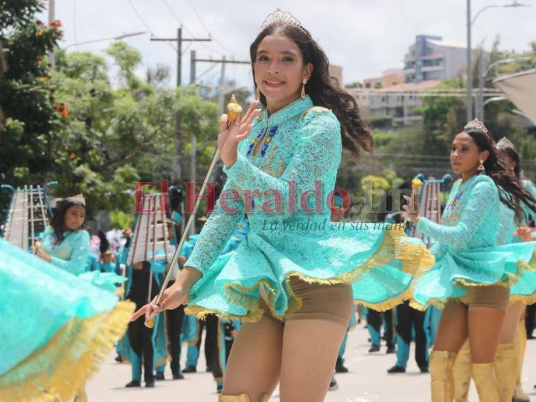 Las palillonas más bellas de los desfiles patrios este 2022 en Honduras