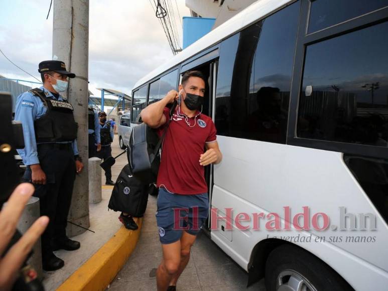 Con ansias de ganar: Así fue la llegada de Olimpia y Motagua al Chelato Uclés (Fotos)