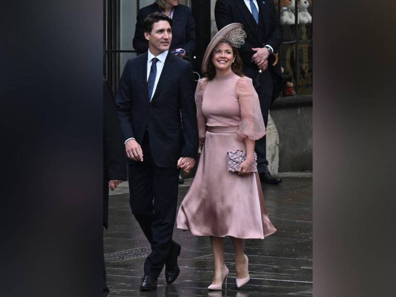 Sin coronas y colores pasteles: los mejores looks de la coronación de Carlos III