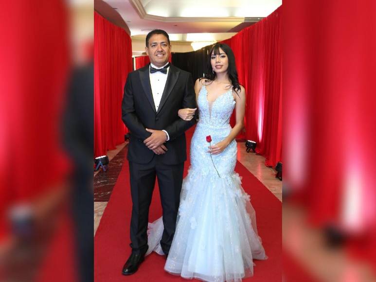 Prom 2024 de la England School, una velada investida de elegancia