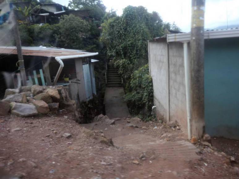 Las imágenes de la tardía intervención en la colonia Mirador de Oriente tras crimen de jóvenes