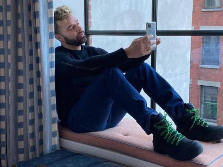 ¿Quién es Dennis Sánchez, el sobrino de Ricky Martin que lo demandó por violencia doméstica?