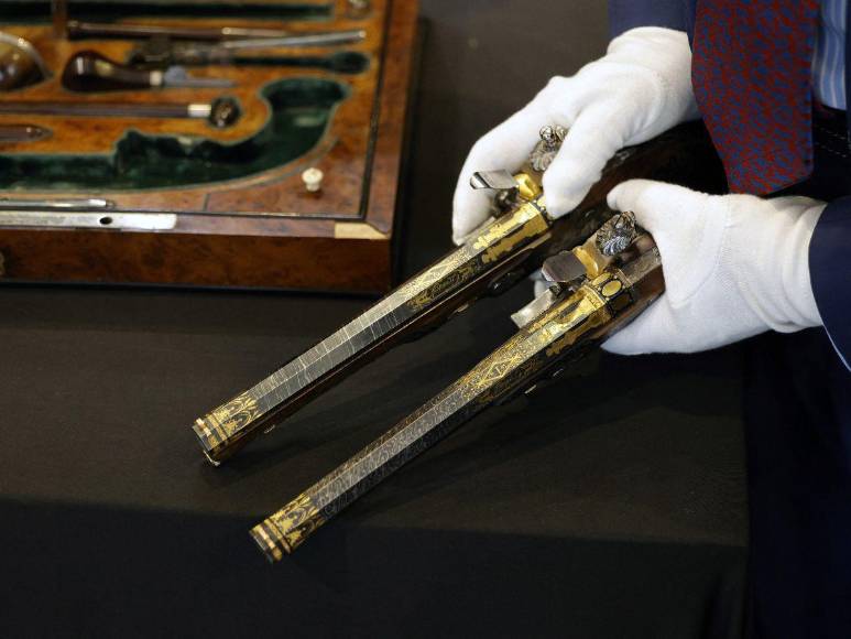 La restricción que tiene el comprador de las armas de Napoleón Bonaparte