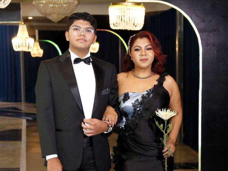 Prom Night 2024 de DelCampo School, aúna júbilo y sobriedad