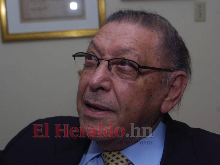 Destacado político, diplomático y analista: La trayectoria de Enrique Ortez Colindres