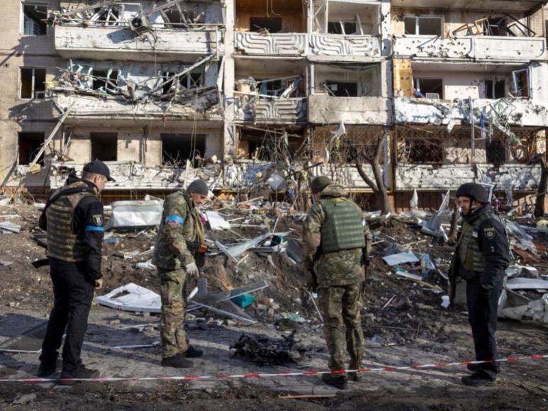 Incendios, destrucción y drama: Las imágenes de Kiev tras los bombardeos rusos