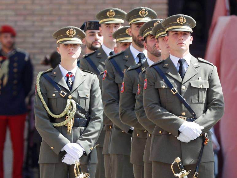 La princesa Leonor se despide de la academia militar en Zaragoza