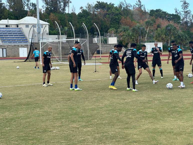 ¿Cómo luce la cancha? Así fue el entrenamiento de Honduras en Bermudas