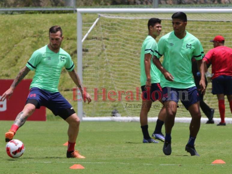 ¡Admirable hospitalidad! Municipal entrenó en el CAR del Olimpia; así fue la práctica del conjunto chapín