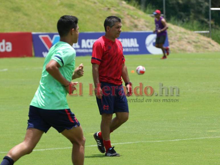 ¡Admirable hospitalidad! Municipal entrenó en el CAR del Olimpia; así fue la práctica del conjunto chapín