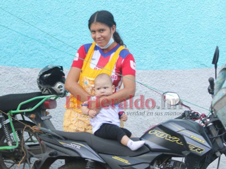 Ambientazo y pasión merengue: Así se vive el Olimpia vs Real España en las gradas del Nacional