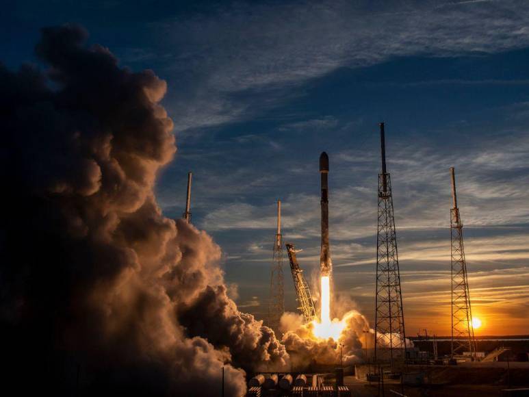 Así es el cohete Falcon 9 que Honduras confundió con un ovni