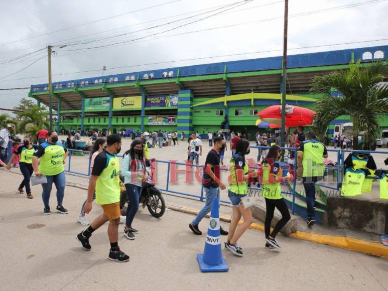 Fiesta, emotivas palabras y apoyo total: Así se vivió el debut de Potros en Liga Nacional