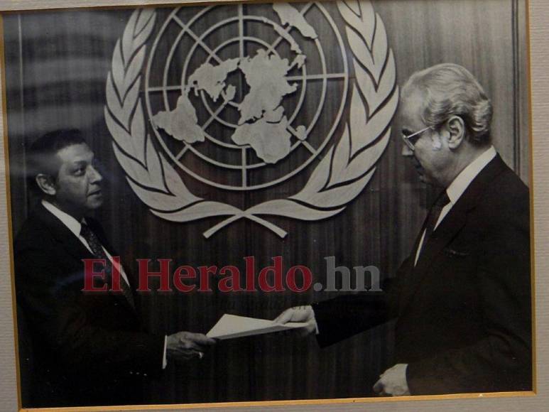 Destacado político, diplomático y analista: La trayectoria de Enrique Ortez Colindres