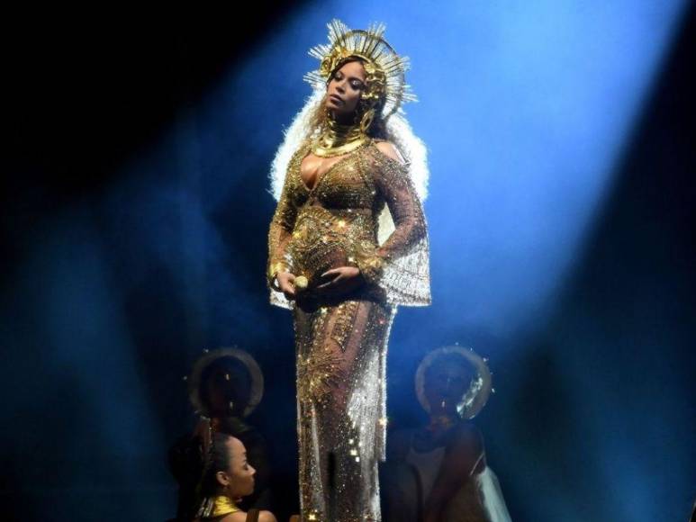 Los looks más icónicos en la historia de los Grammy