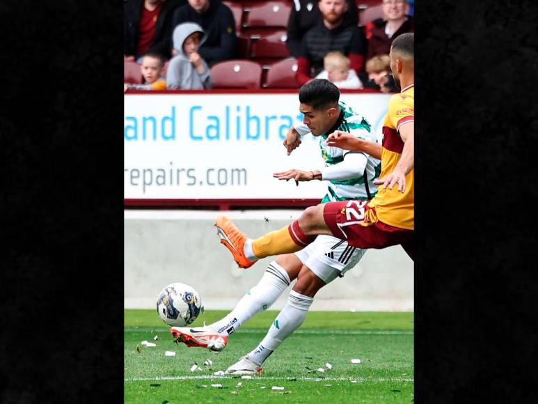 ¿Con homenaje a Pavón? Así celebró Luis Palma su primer gol con el Celtic en Escocia