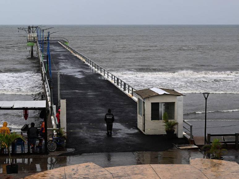 Tormenta Pilar mantiene en emergencia a Centroamérica por las lluvias