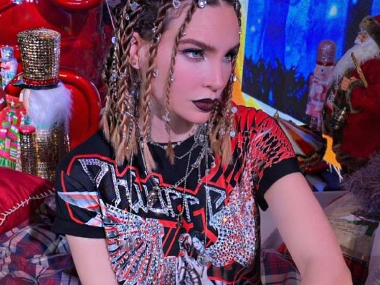 “Santa de los amores”: Belinda reacciona a los tatuajes de sus ex y revela qué perfume usa