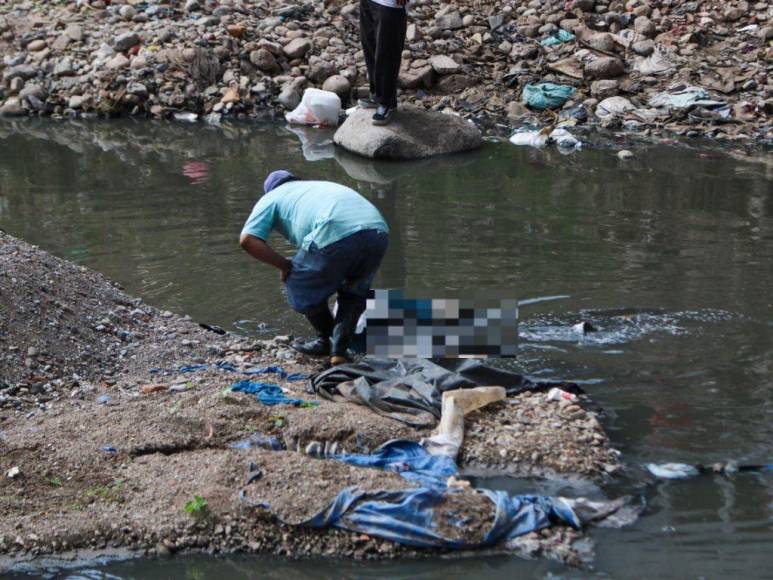 Dolor y drama tras hallazgo de cuerpo de hombre flotando en río Choluteca de la capital