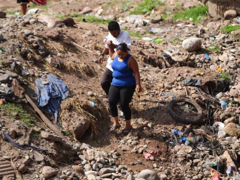 Dolor y drama tras hallazgo de cuerpo de hombre flotando en río Choluteca de la capital