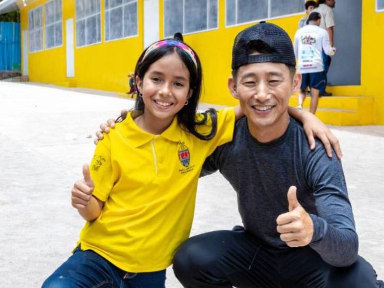 Antes y después de la Escuela Experimental de la UNAH reconstruida por Shin Fujiyama