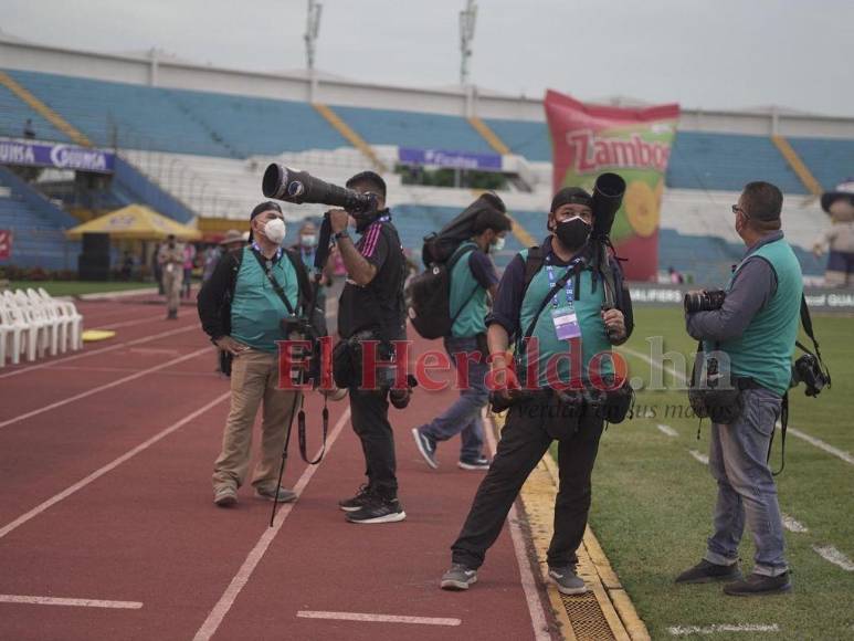 Tristeza catracha y celebración azteca: Las imágenes del triunfo de México ante Honduras
