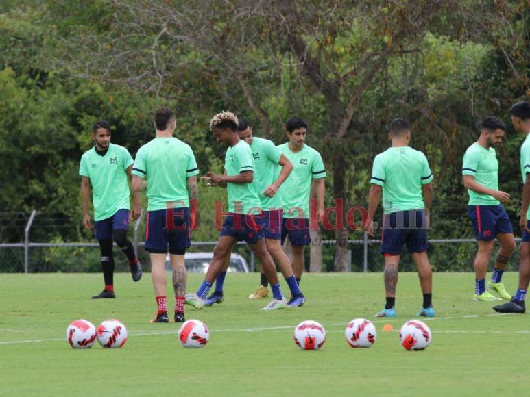 ¡Admirable hospitalidad! Municipal entrenó en el CAR del Olimpia; así fue la práctica del conjunto chapín