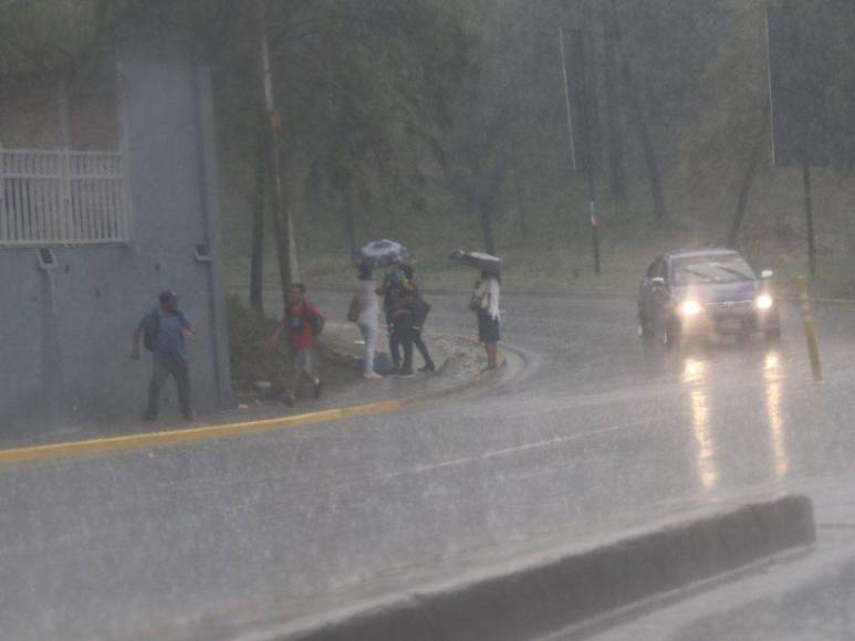 Las imágenes que dejaron las fuertes lluvias este jueves en Tegucigalpa