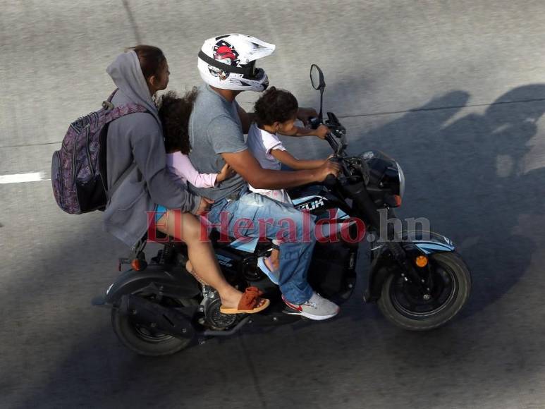 Con luto, en medio de accidentes y bajo el sol, veraneantes retornan a la capital (FOTOS)