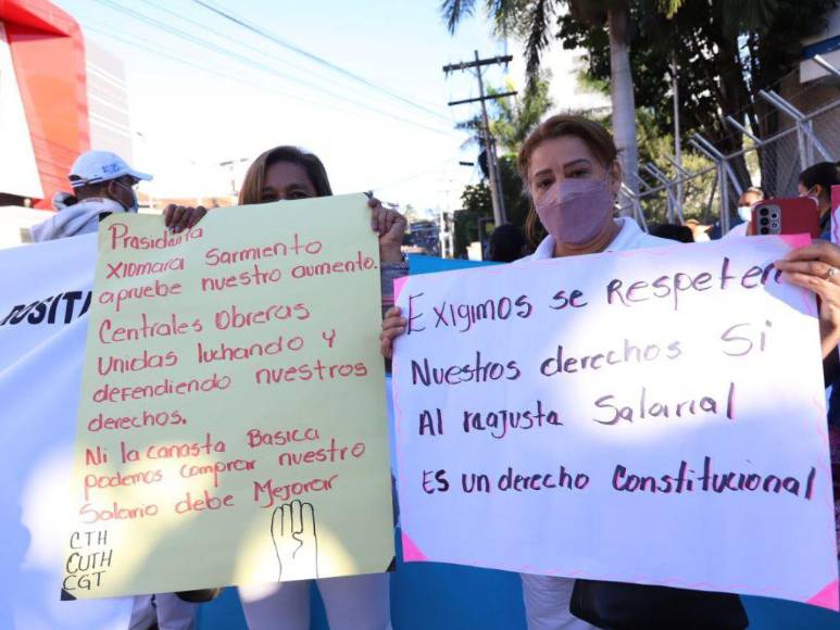 Las imágenes que dejó la protesta del personal de salud en el CCG para exigir reajuste salarial