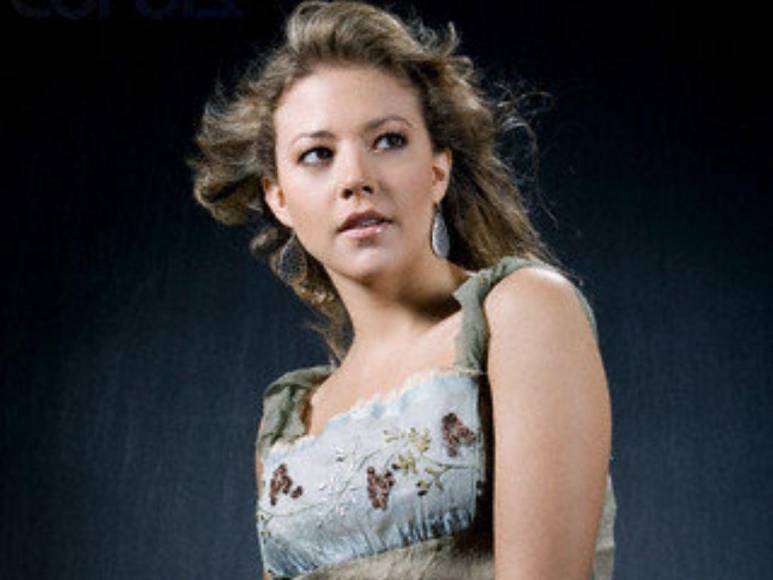 Desde rubia hasta pelirroja: así ha sido la transformación de Fernanda Carrillo con los años