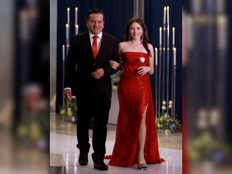 Prom 2024 de la Mayan School: Un sofisticado festejo colmado de excelencia